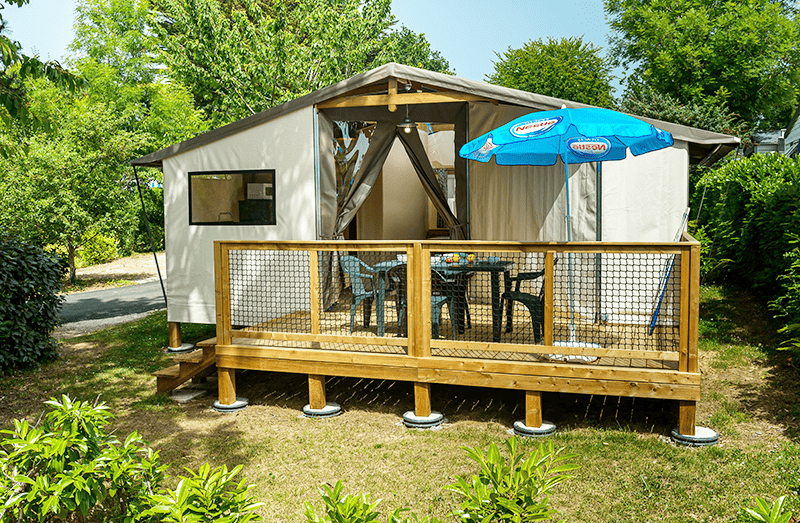 Tente Lodge avec Salle d'eau · Mana